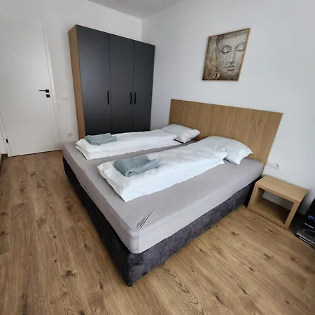 Student City Premium Apart & Privat Parking Апартамент